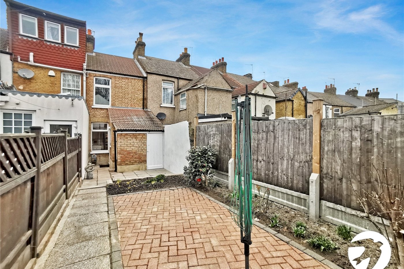 2 bedroom house to rent in Erith | Robinson Jackson