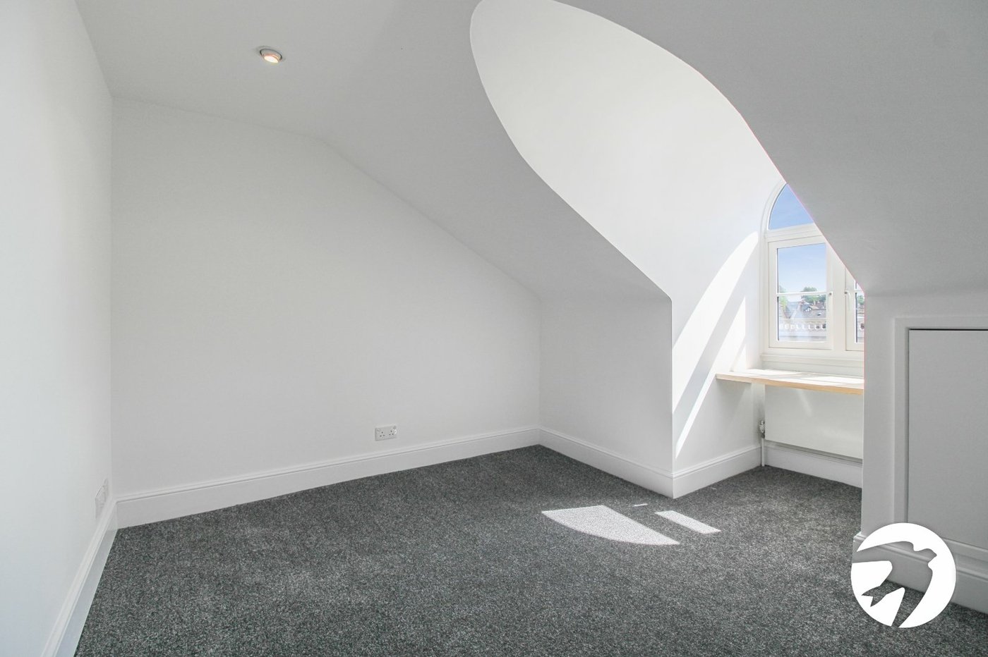 2 bedroom property to rent in London | Robinson Jackson