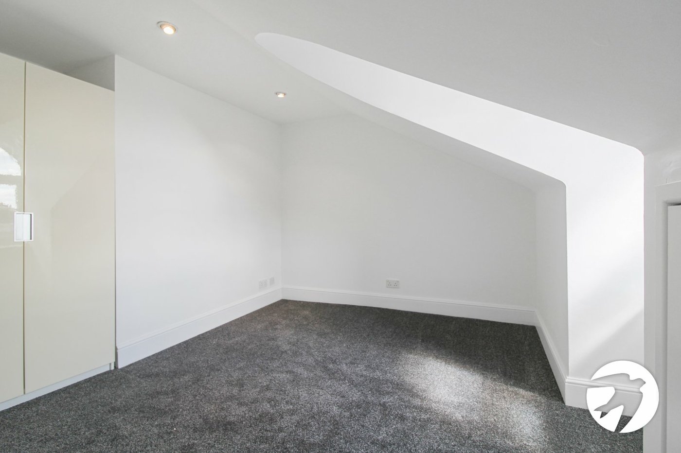 2 bedroom property to rent in London | Robinson Jackson