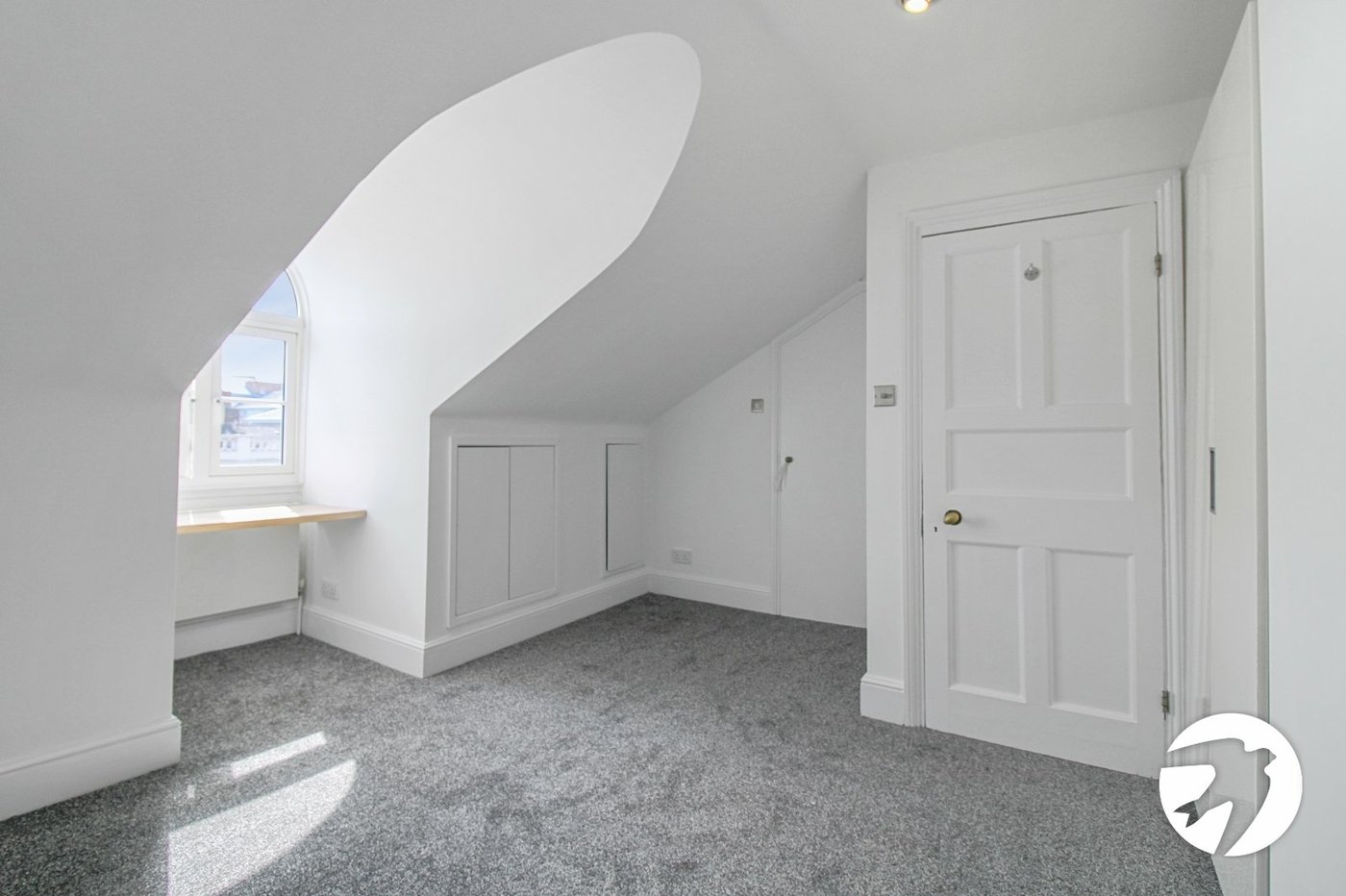 2 bedroom property to rent in London | Robinson Jackson