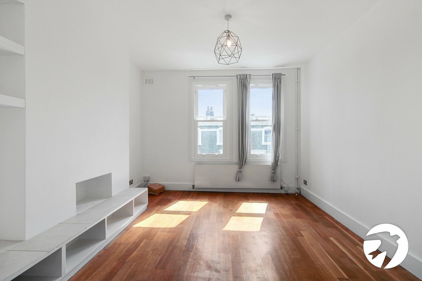 2 bedroom property to rent in London | Robinson Jackson