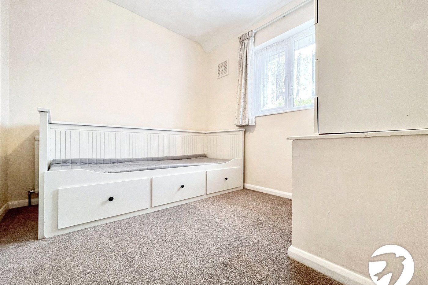 3 bedroom house to rent in Orpington | Robinson Jackson