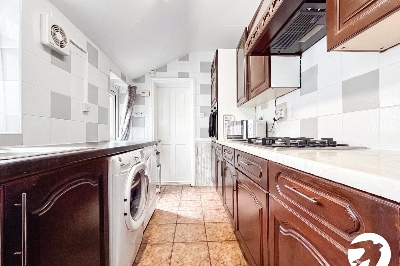 2 bedroom house to rent in London | 