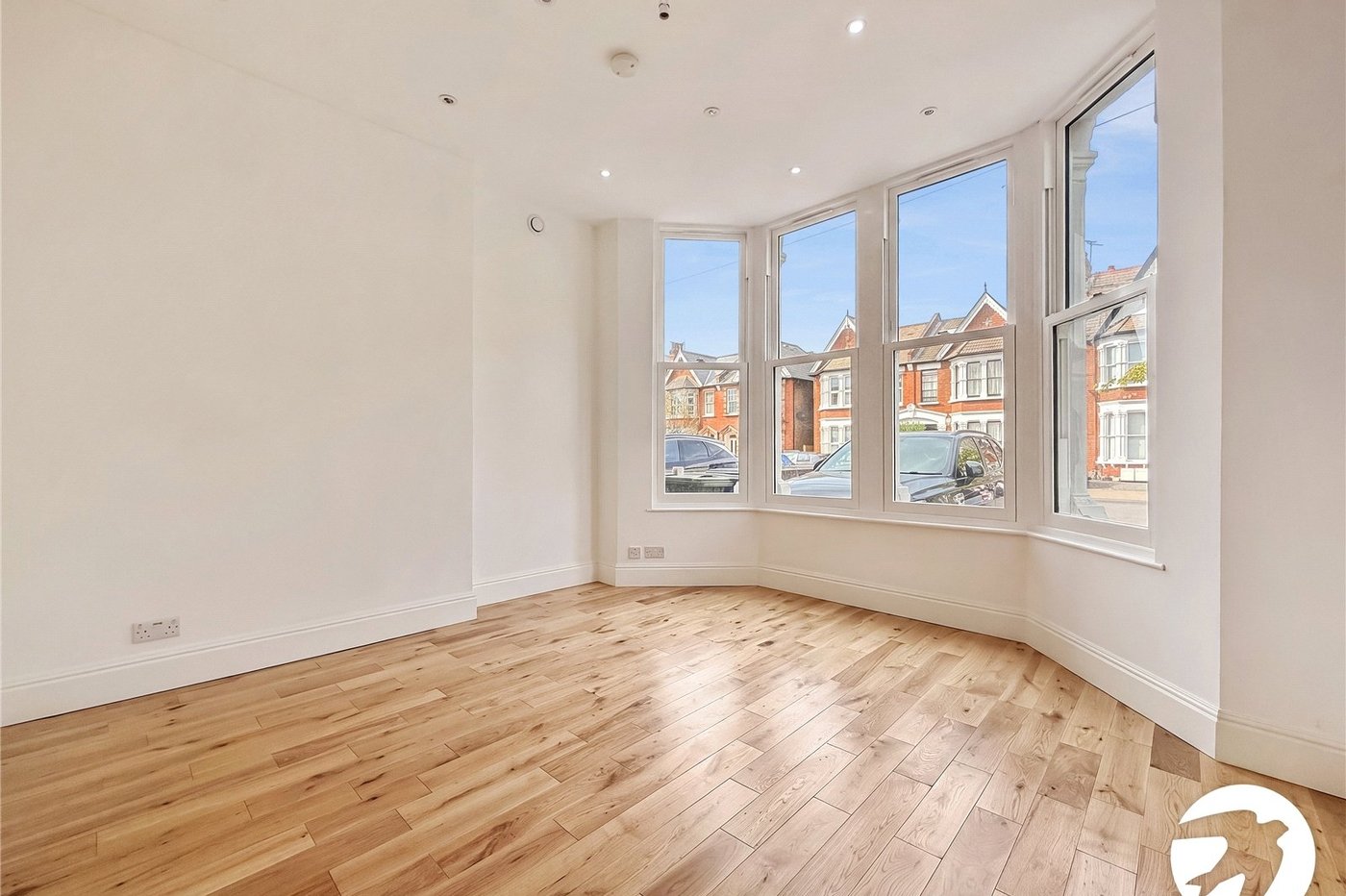 2 bedroom property to rent in London | Robinson Jackson