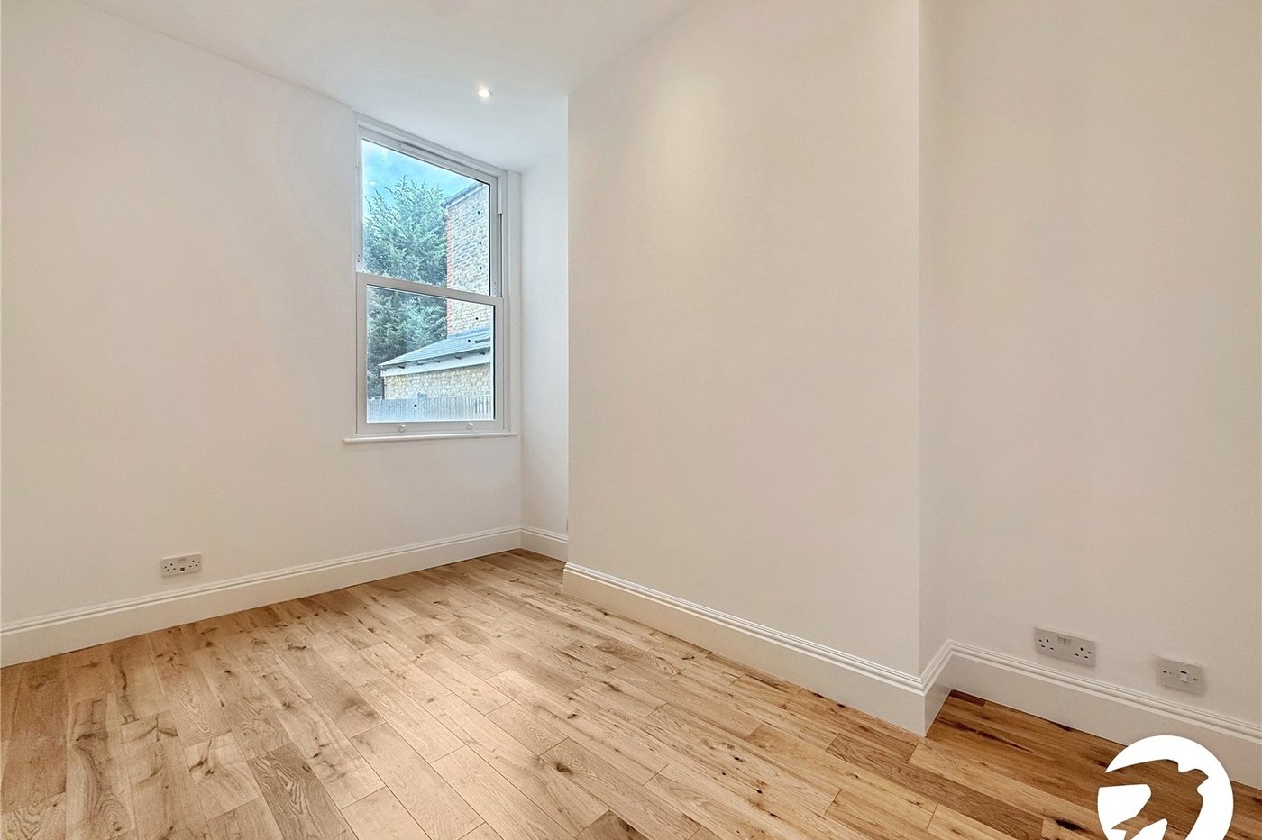 2 bedroom property to rent in London | Robinson Jackson