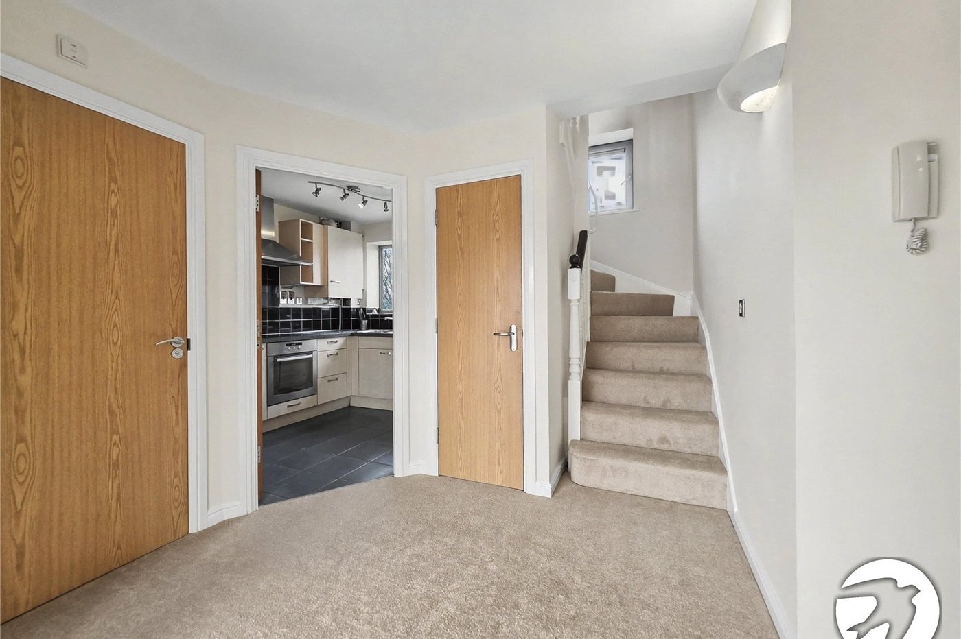 2 bedroom property to rent in London | Robinson Jackson