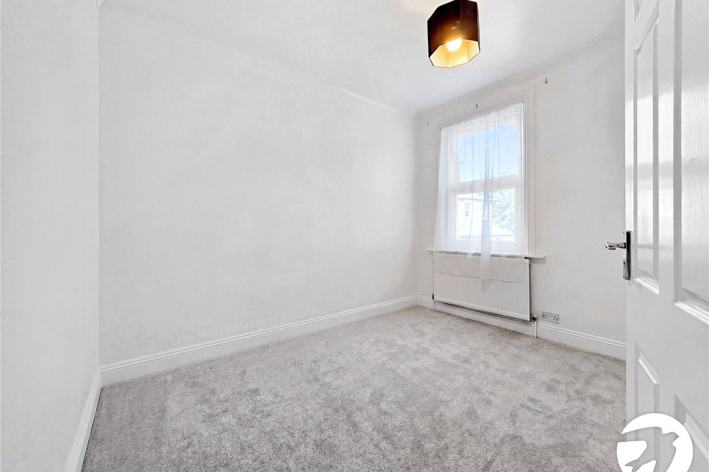 3 bedroom house to rent in London | Robinson Jackson
