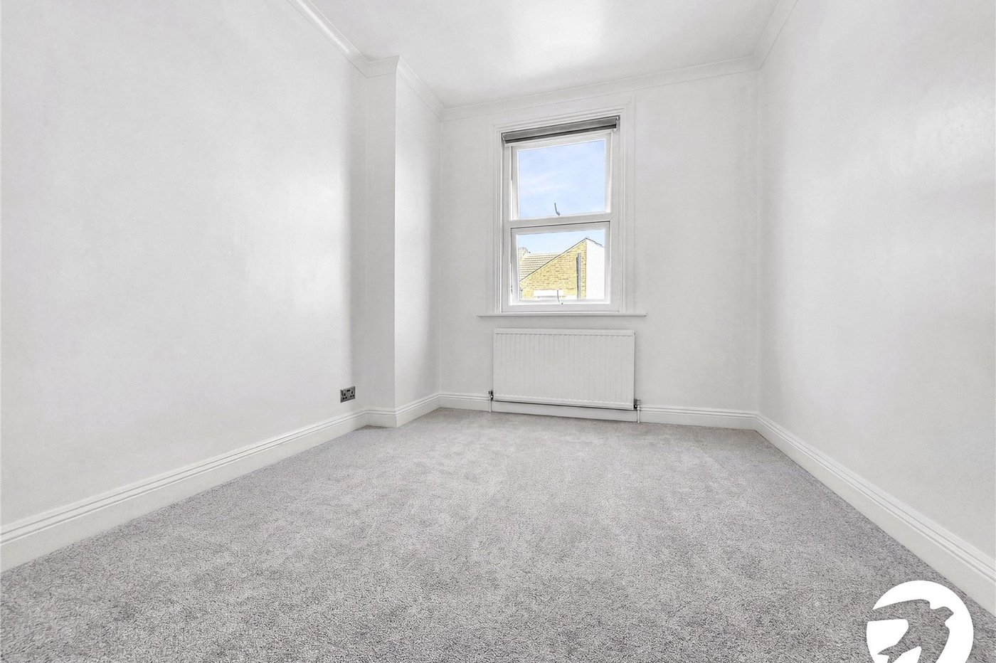 3 bedroom house to rent in London | Robinson Jackson