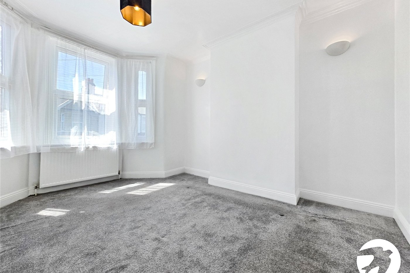 3 bedroom house to rent in London | Robinson Jackson