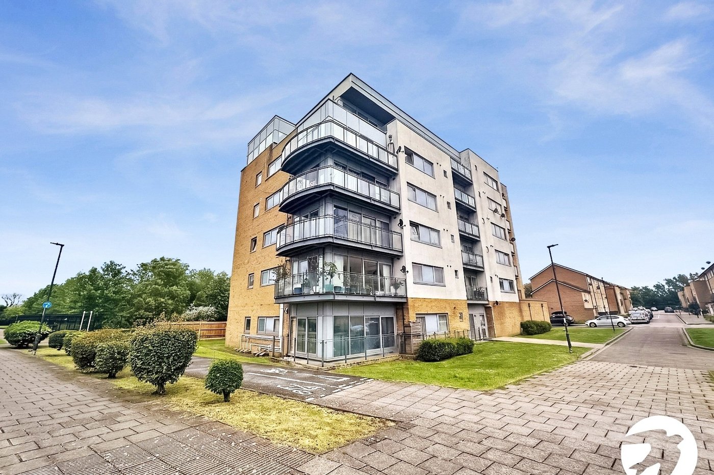 2 bedroom property to rent in London | 