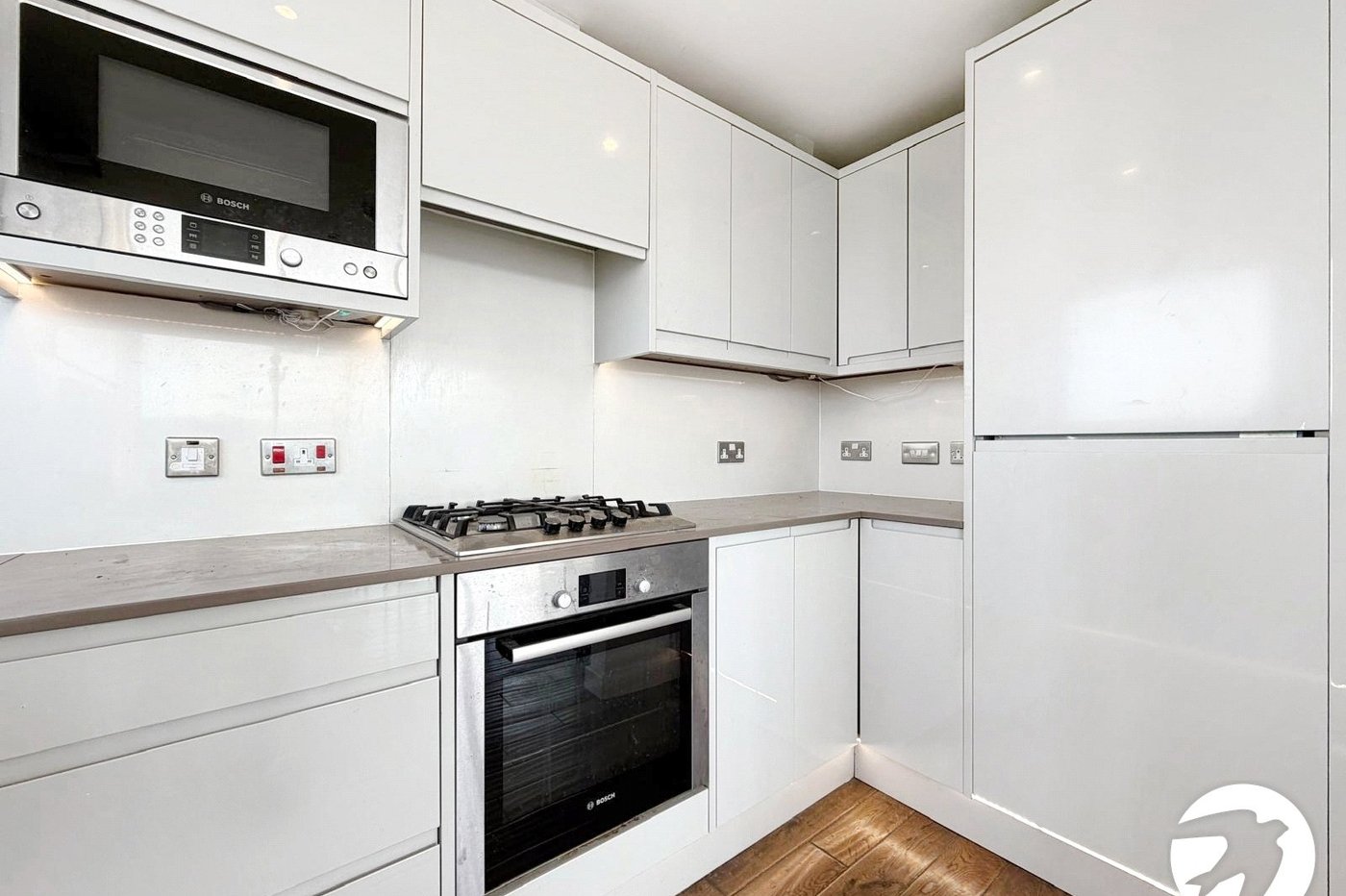 2 bedroom property to rent in London | 