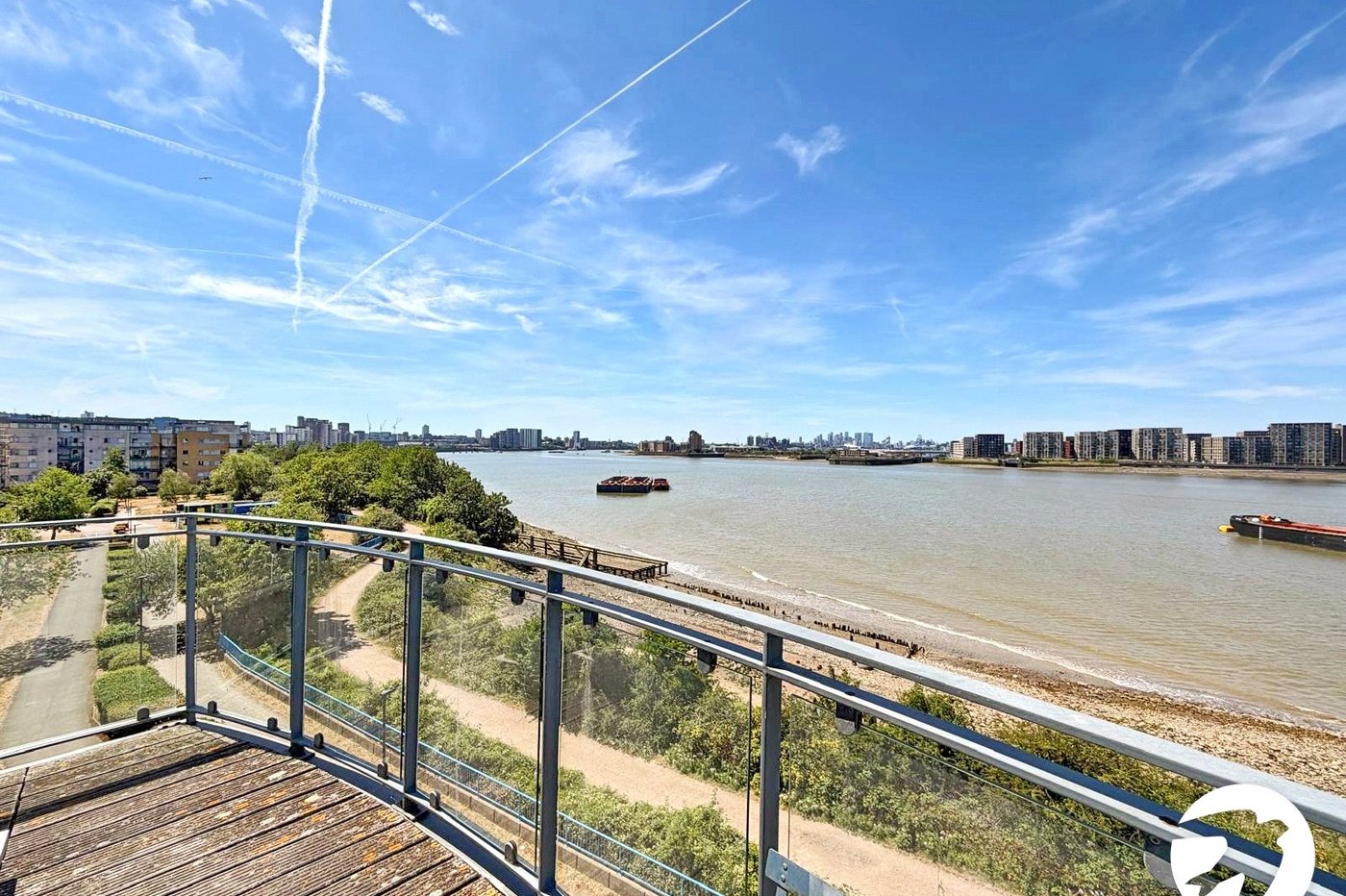 2 bedroom property to rent in London | 