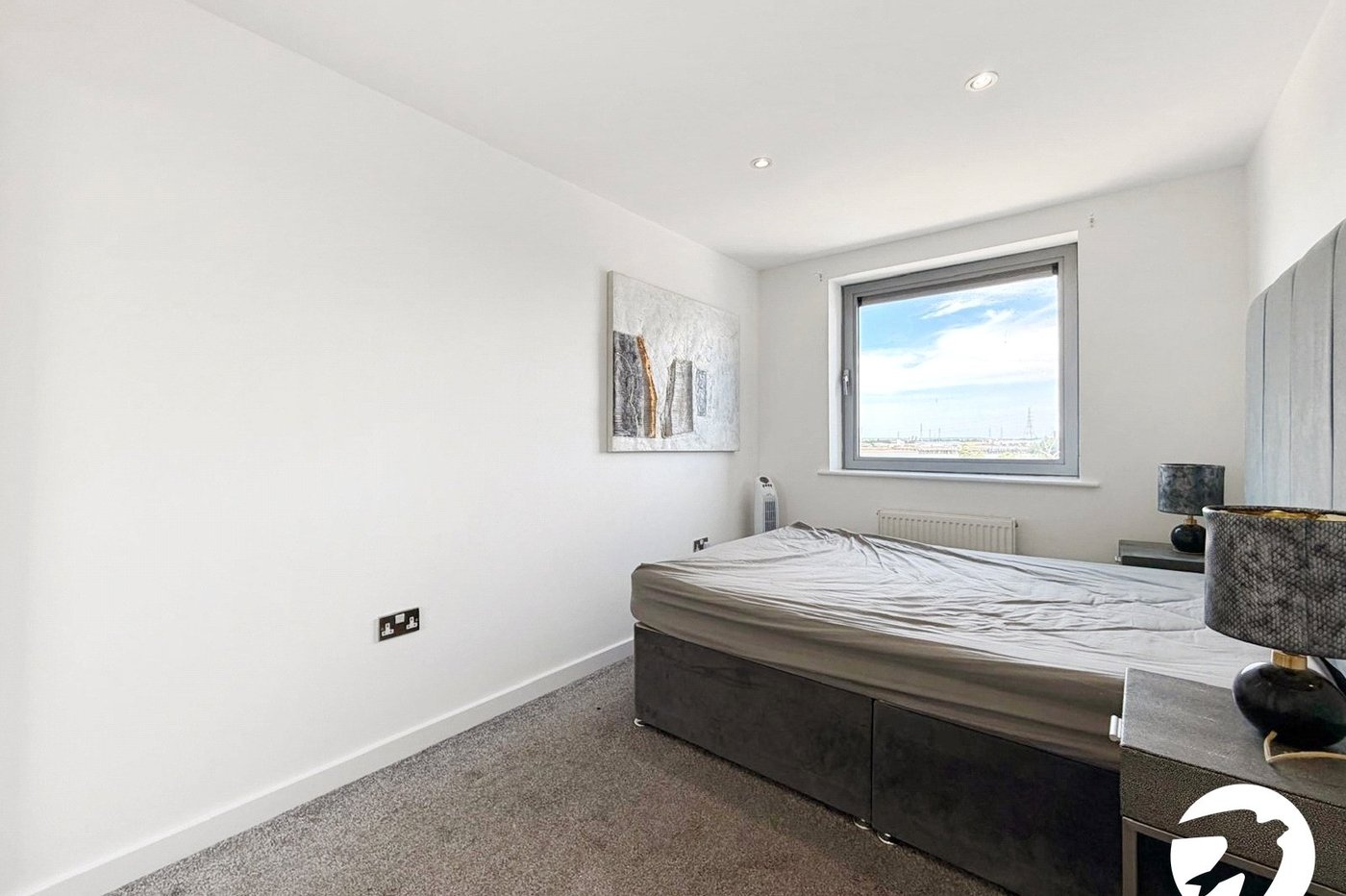 2 bedroom property to rent in London | 