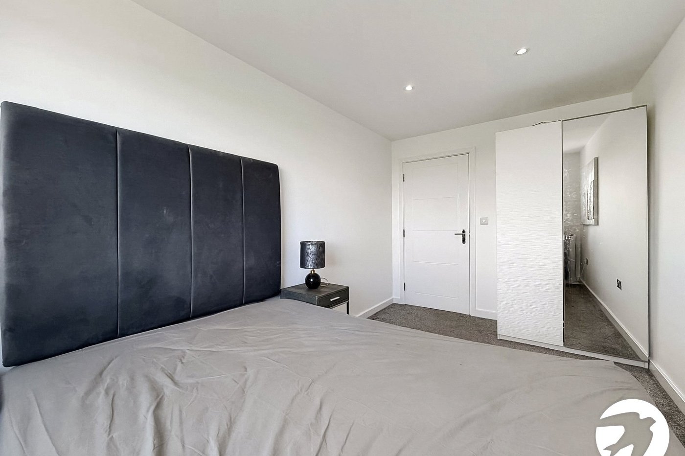 2 bedroom property to rent in London | 