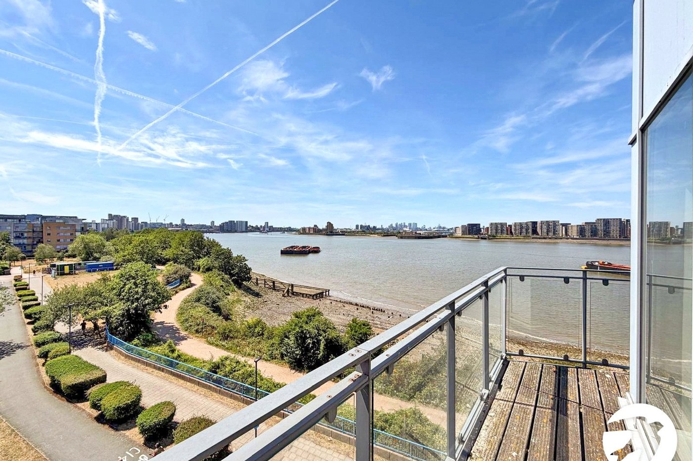 2 bedroom property to rent in London | 