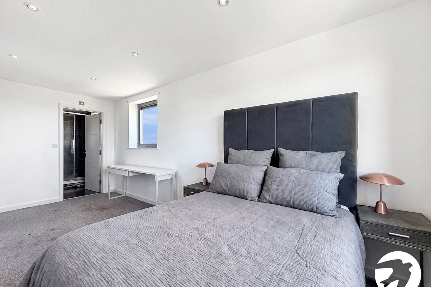 2 bedroom property to rent in London | 