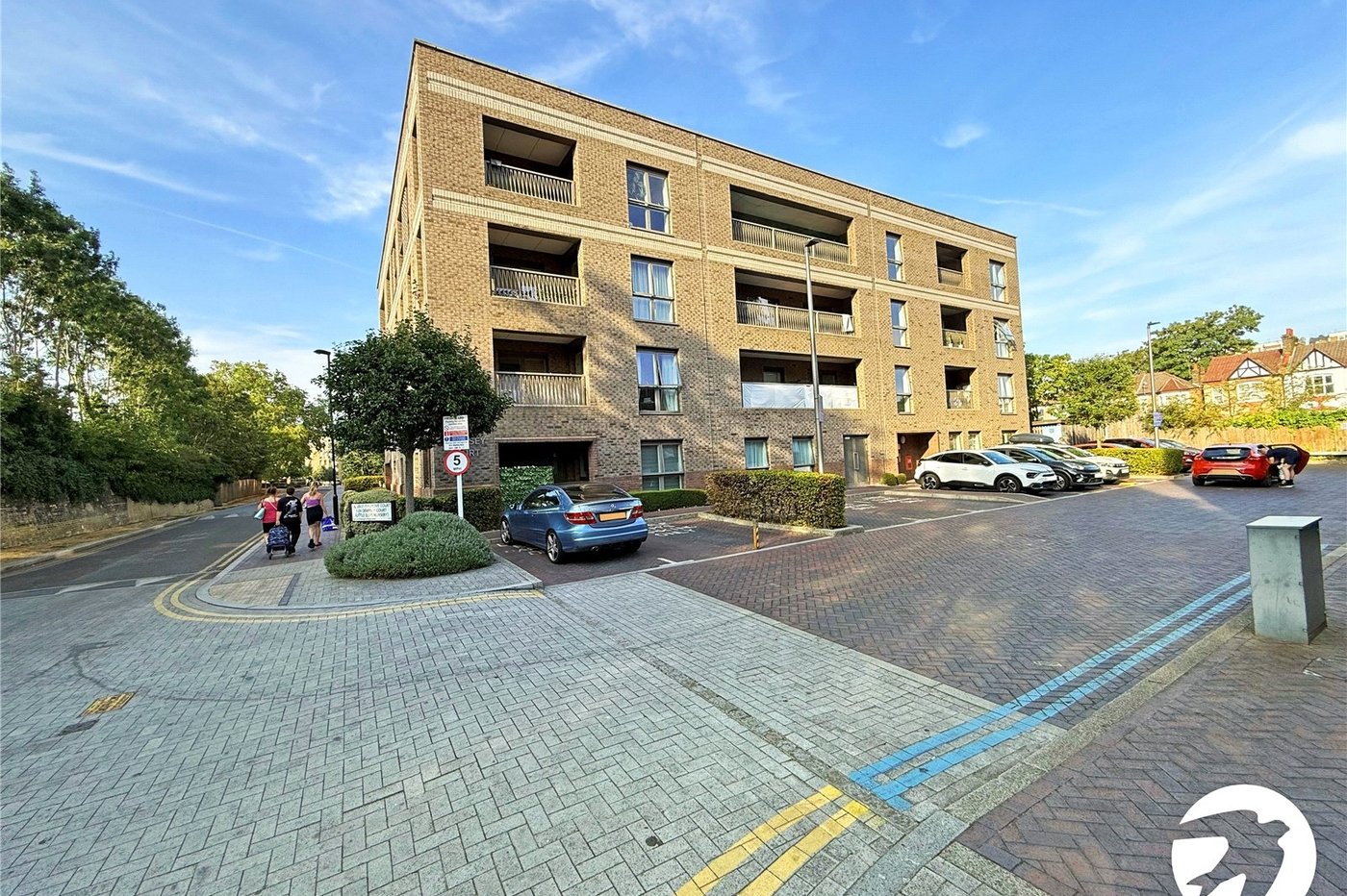 1 bedroom property to rent in Adenmore Road | Robinson Jackson