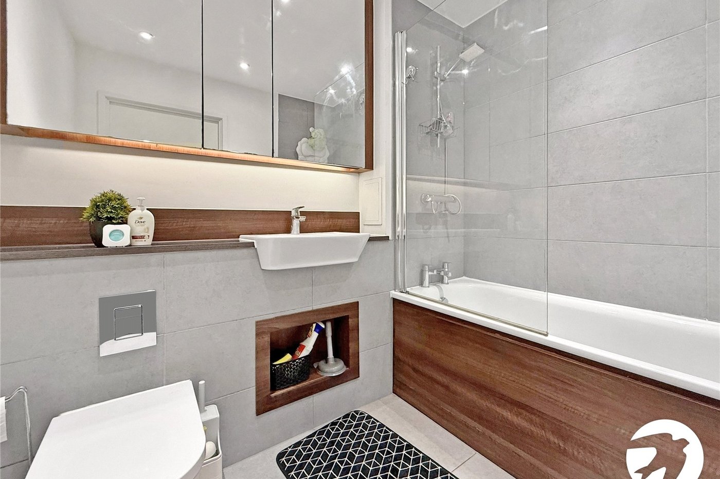 1 bedroom property to rent in Adenmore Road | Robinson Jackson