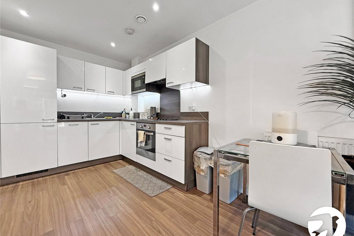 1 bedroom property to rent in Adenmore Road | Robinson Jackson
