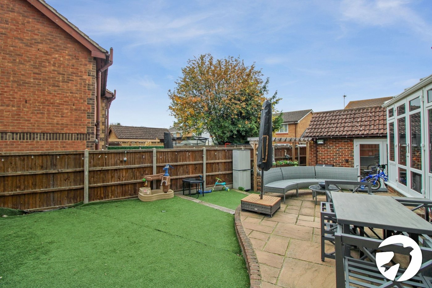 5 bedroom house to rent in Greenhithe | Robinson Michael & Jackson