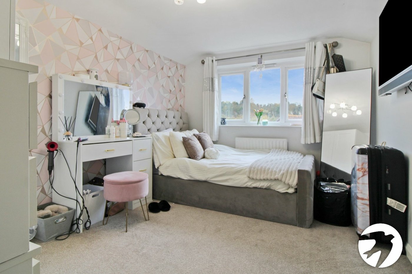 5 bedroom house to rent in Greenhithe | Robinson Michael & Jackson