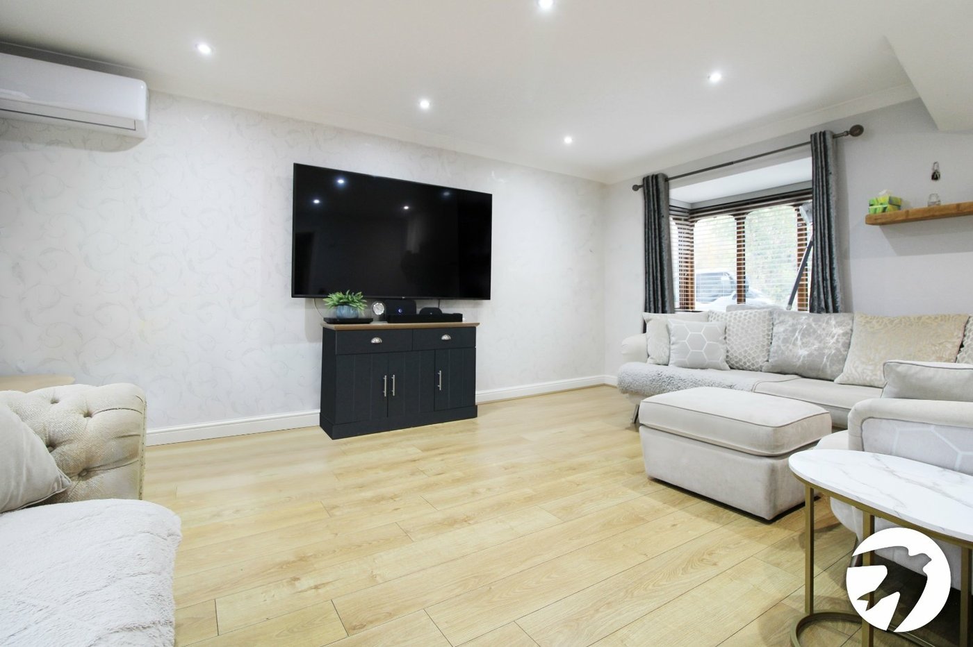 5 bedroom house to rent in Greenhithe | Robinson Michael & Jackson