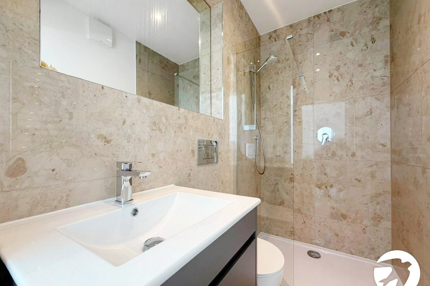 2 bedroom property to rent in London | 