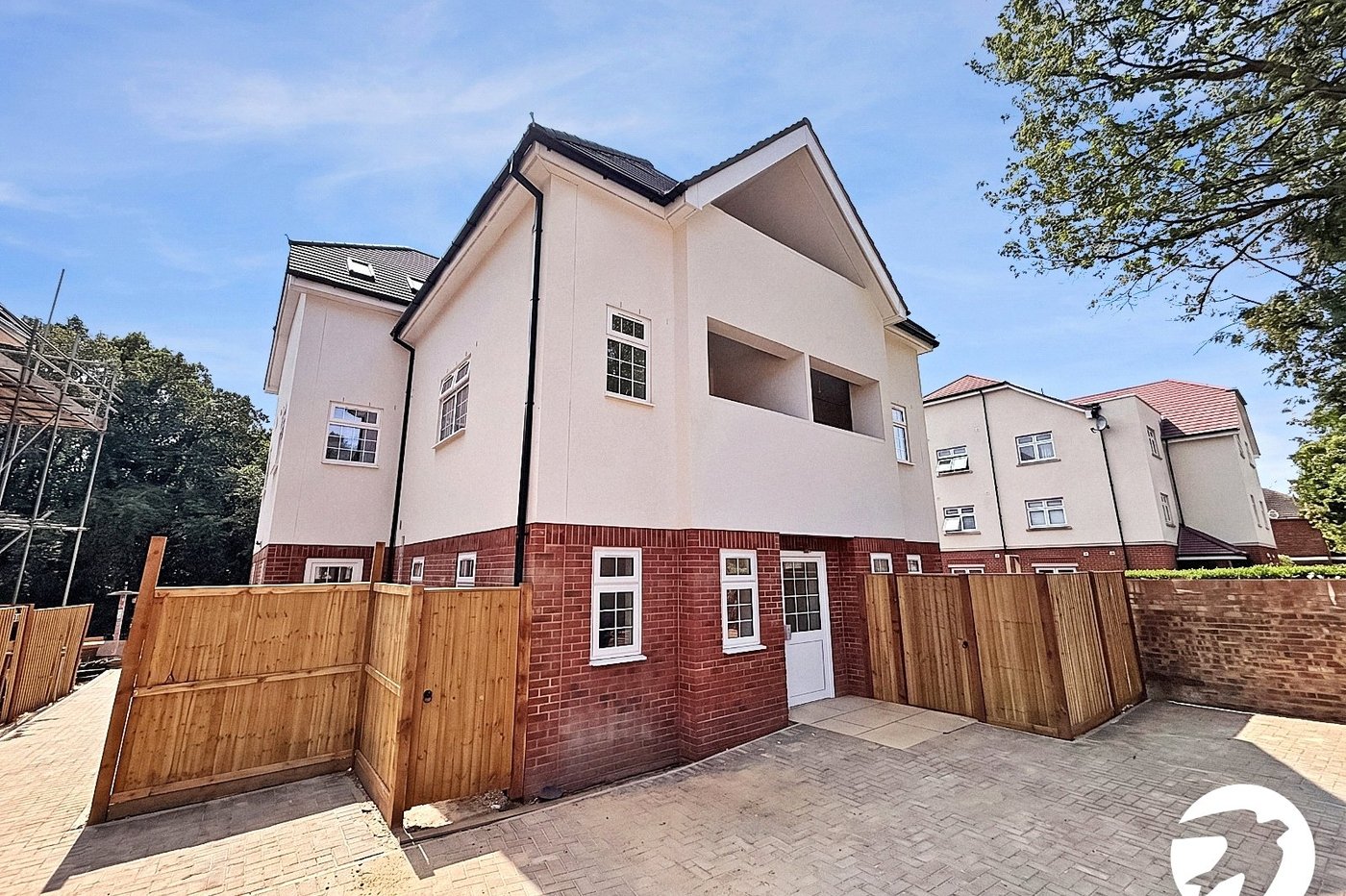 2 bedroom property to rent in London | 