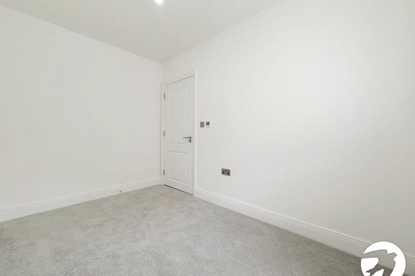2 bedroom property to rent in London | 