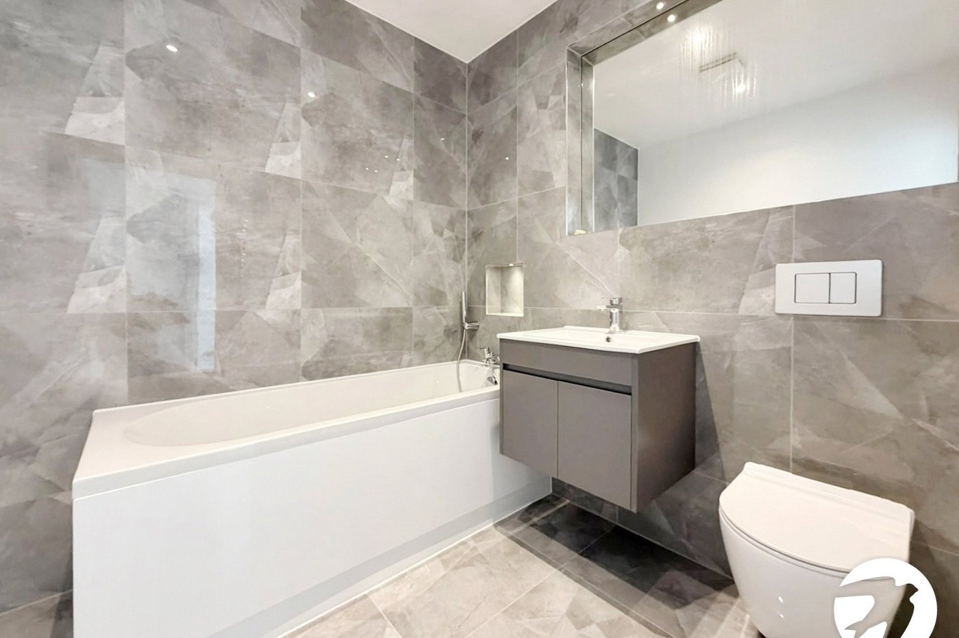 2 bedroom property to rent in London | 