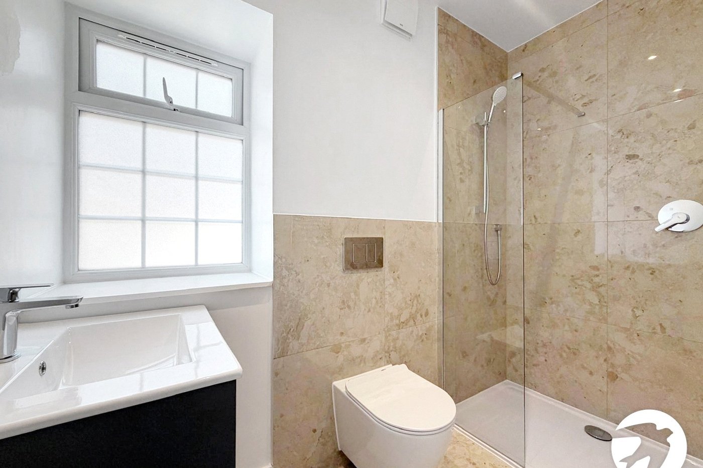 2 bedroom property to rent in London | 