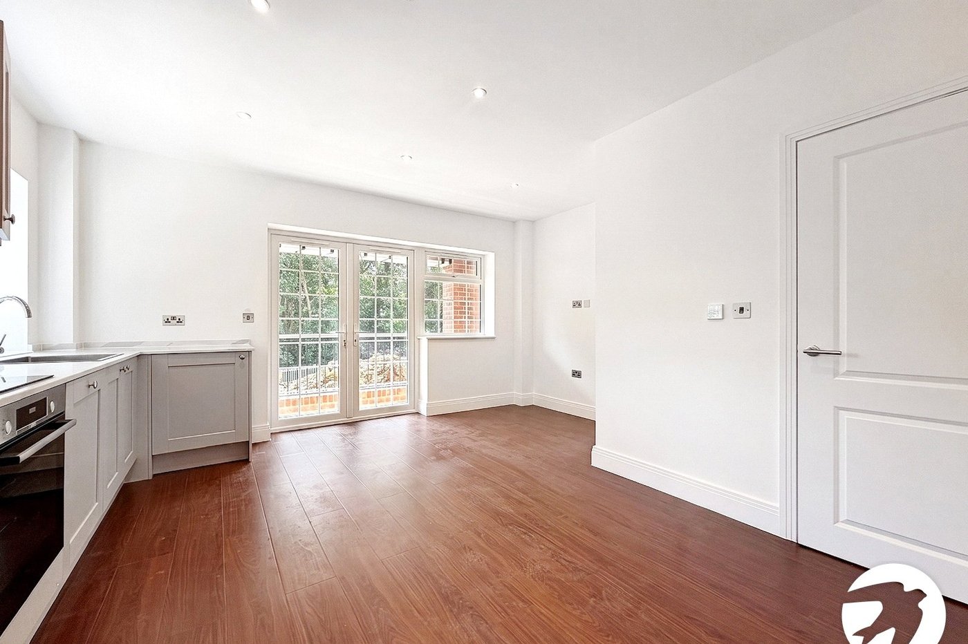 2 bedroom property to rent in London | 