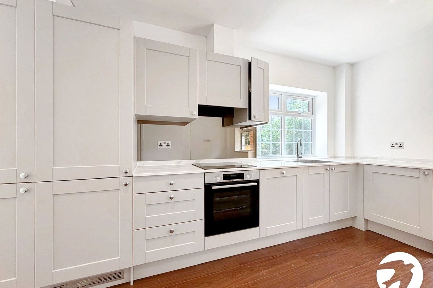 2 bedroom property to rent in London | 
