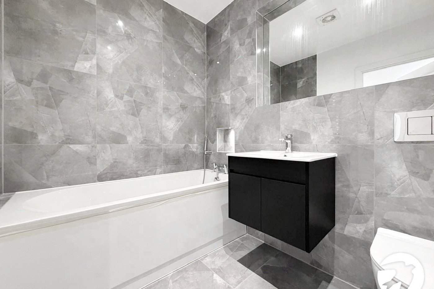 2 bedroom property to rent in London | 