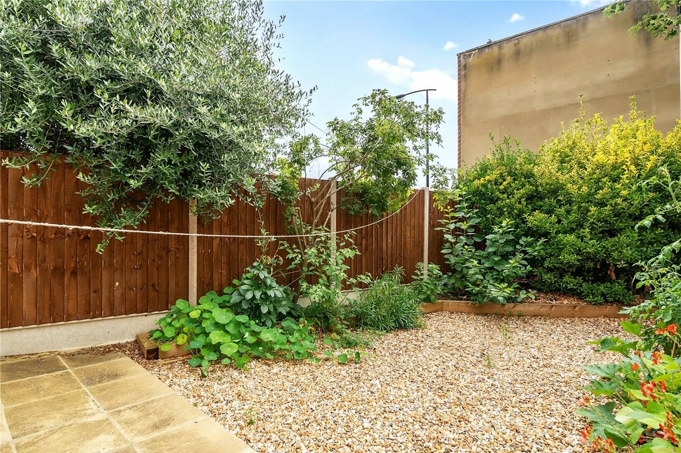 2 bedroom property to rent in London | Robinson Jackson