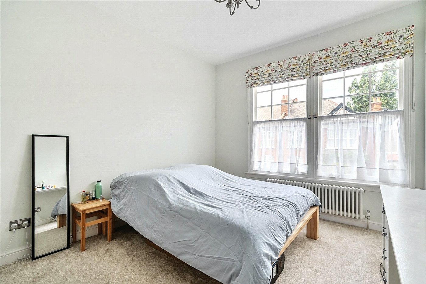 2 bedroom property to rent in London | Robinson Jackson