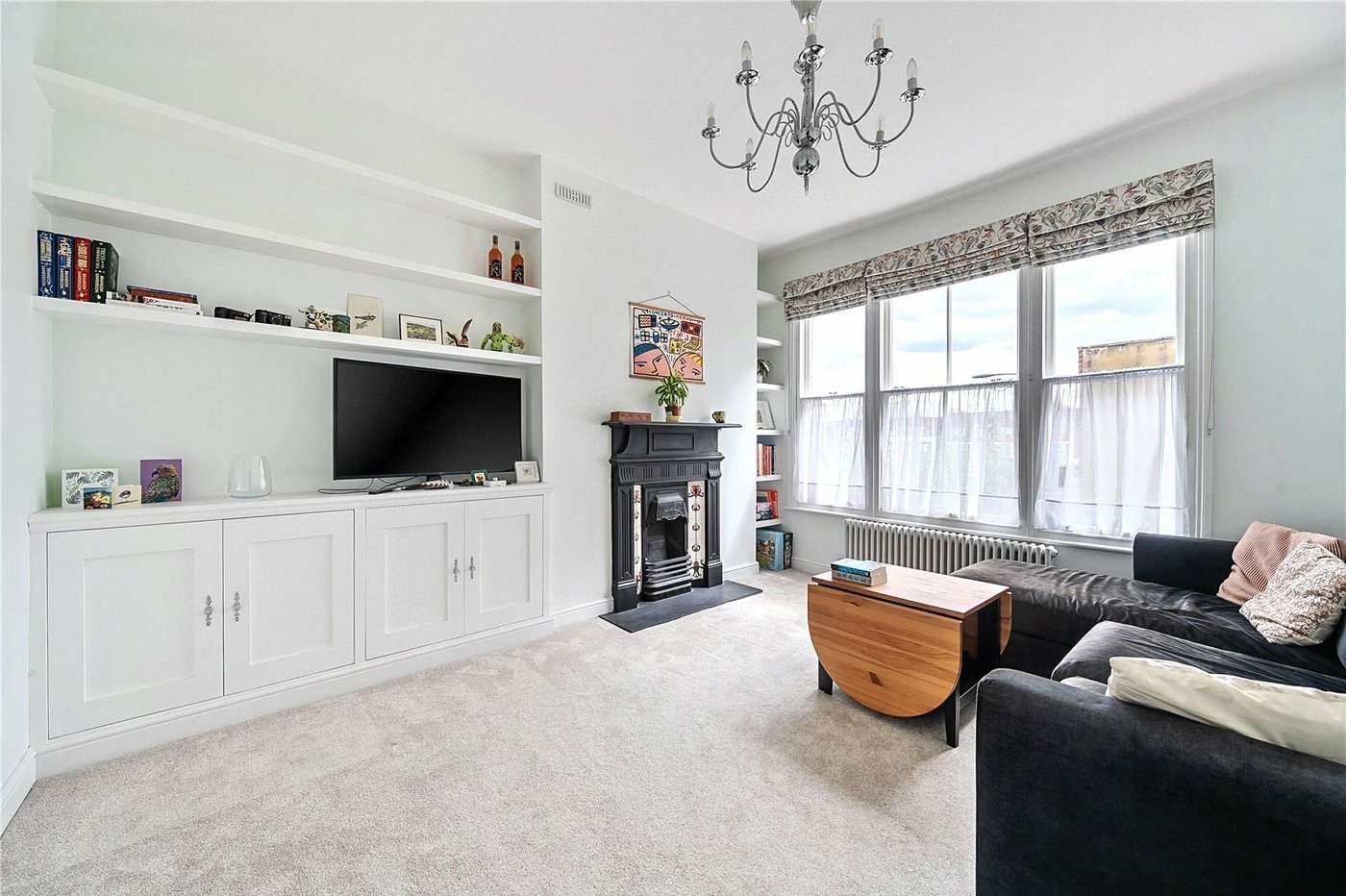 2 bedroom property to rent in London | Robinson Jackson