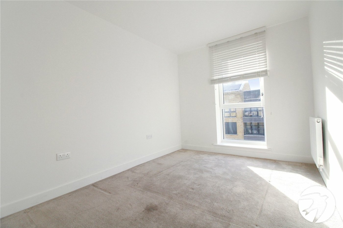 2 bedroom property to rent in Western Cross | Robinson Michael & Jackson