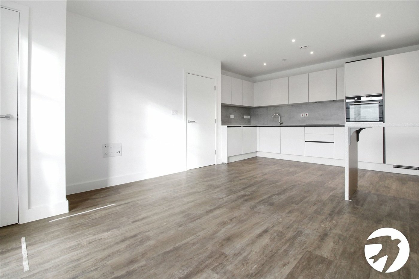 2 bedroom property to rent in Western Cross | Robinson Michael & Jackson