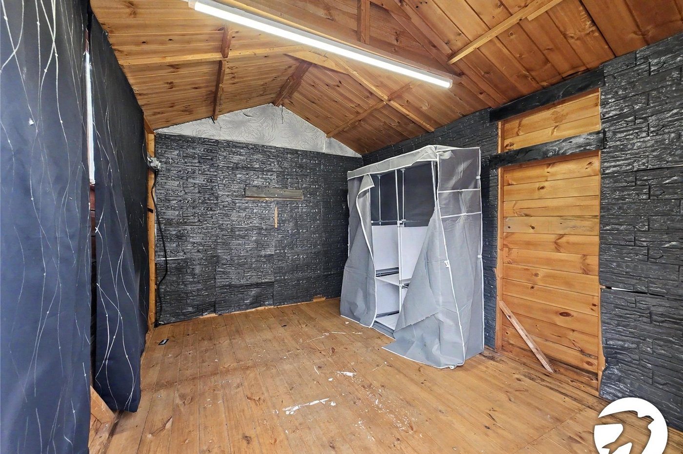 3 bedroom house to rent in London | Robinson Jackson