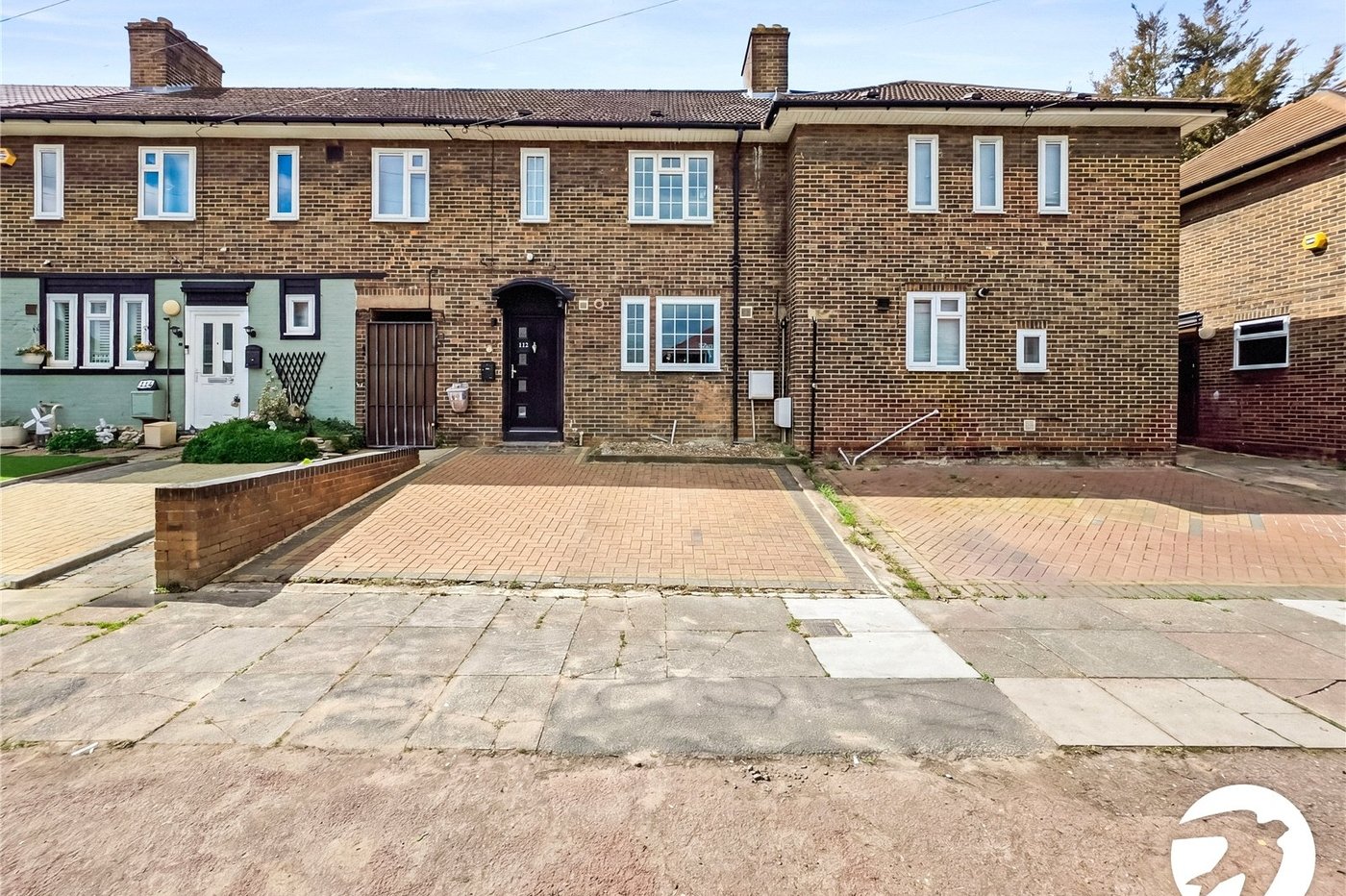 3 bedroom house to rent in London | Robinson Jackson