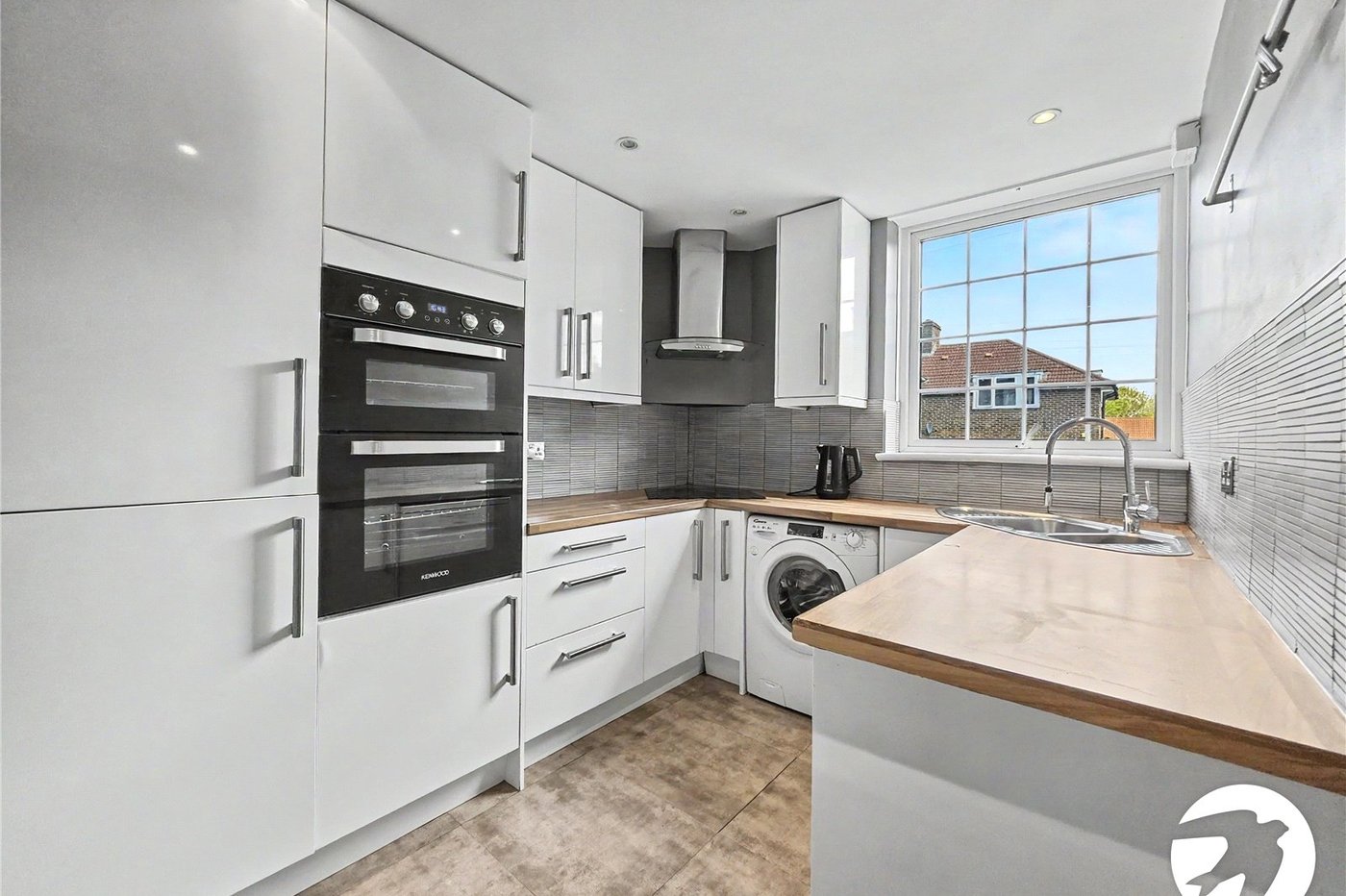 3 bedroom house to rent in London | Robinson Jackson