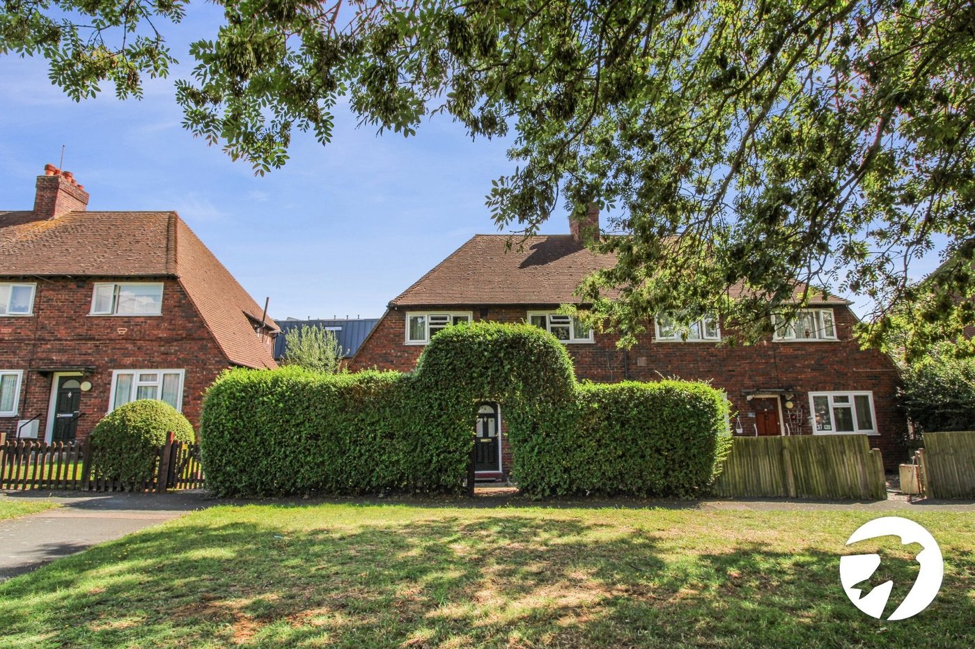 2 bedroom property to rent in London | Robinson Jackson
