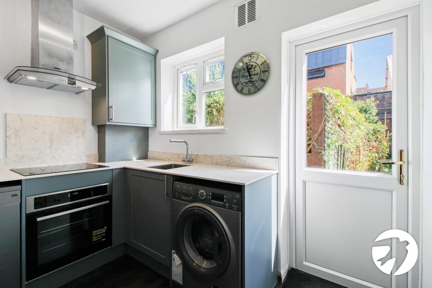 2 bedroom property to rent in London | Robinson Jackson