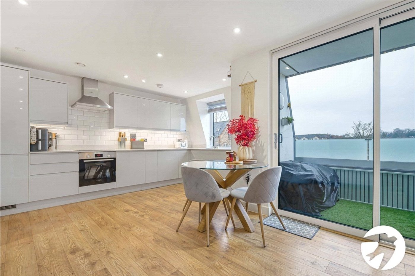 2 bedroom property to rent in Orpington | Robinson Jackson