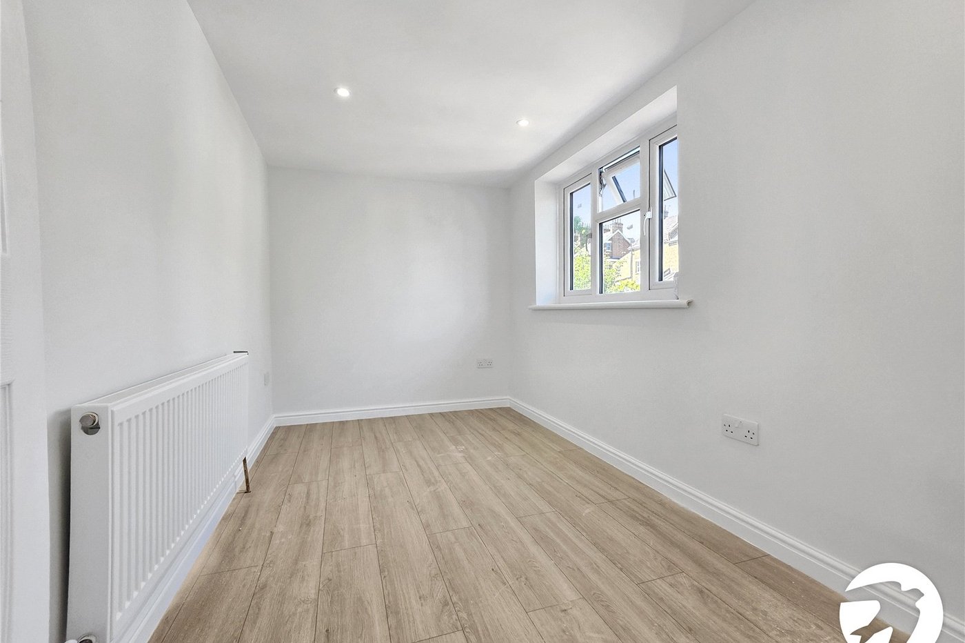 4 bedroom house to rent in London | Robinson Jackson