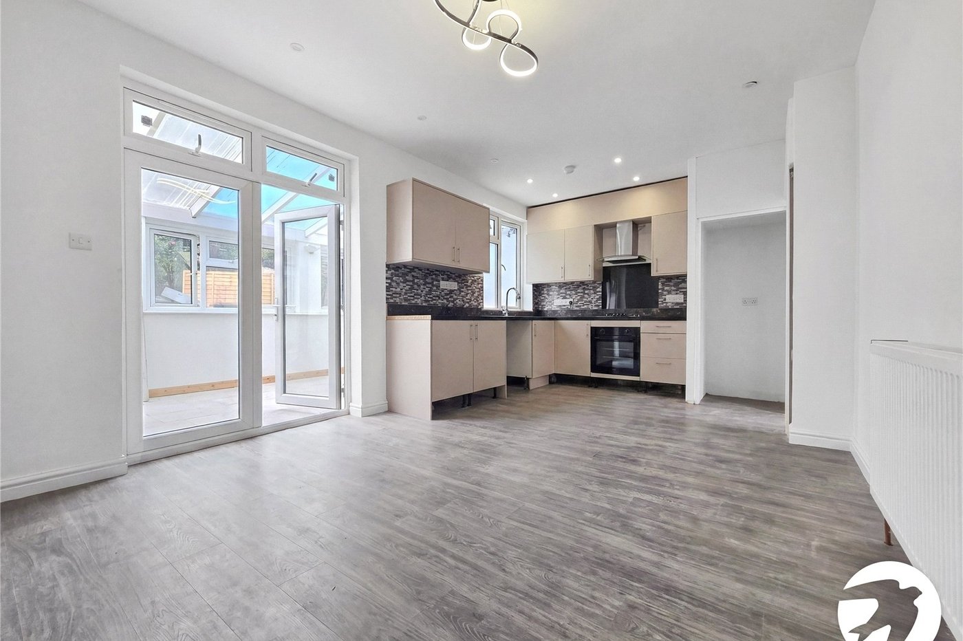 4 bedroom house to rent in London | Robinson Jackson