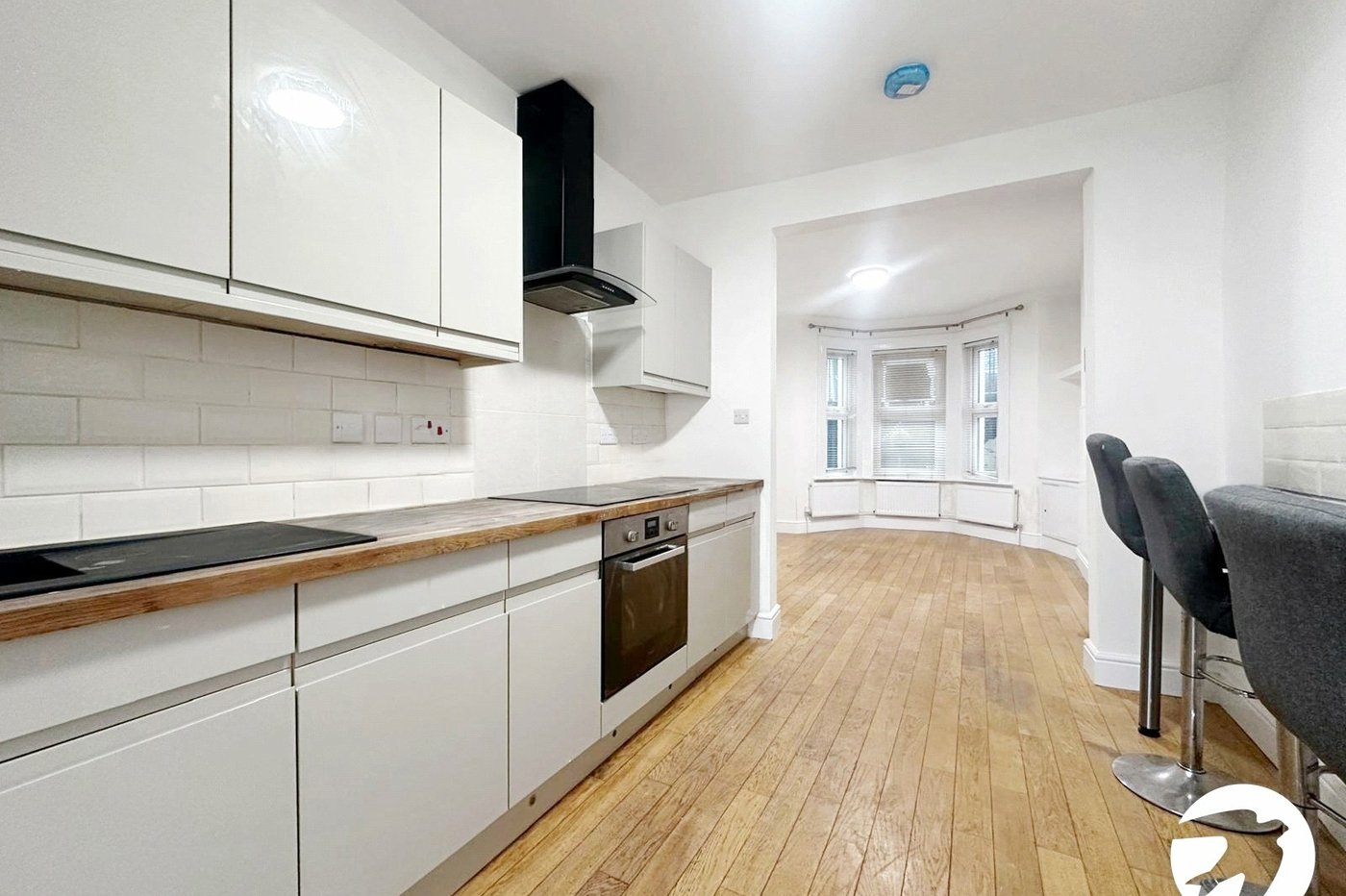 2 bedroom property to rent in London | 