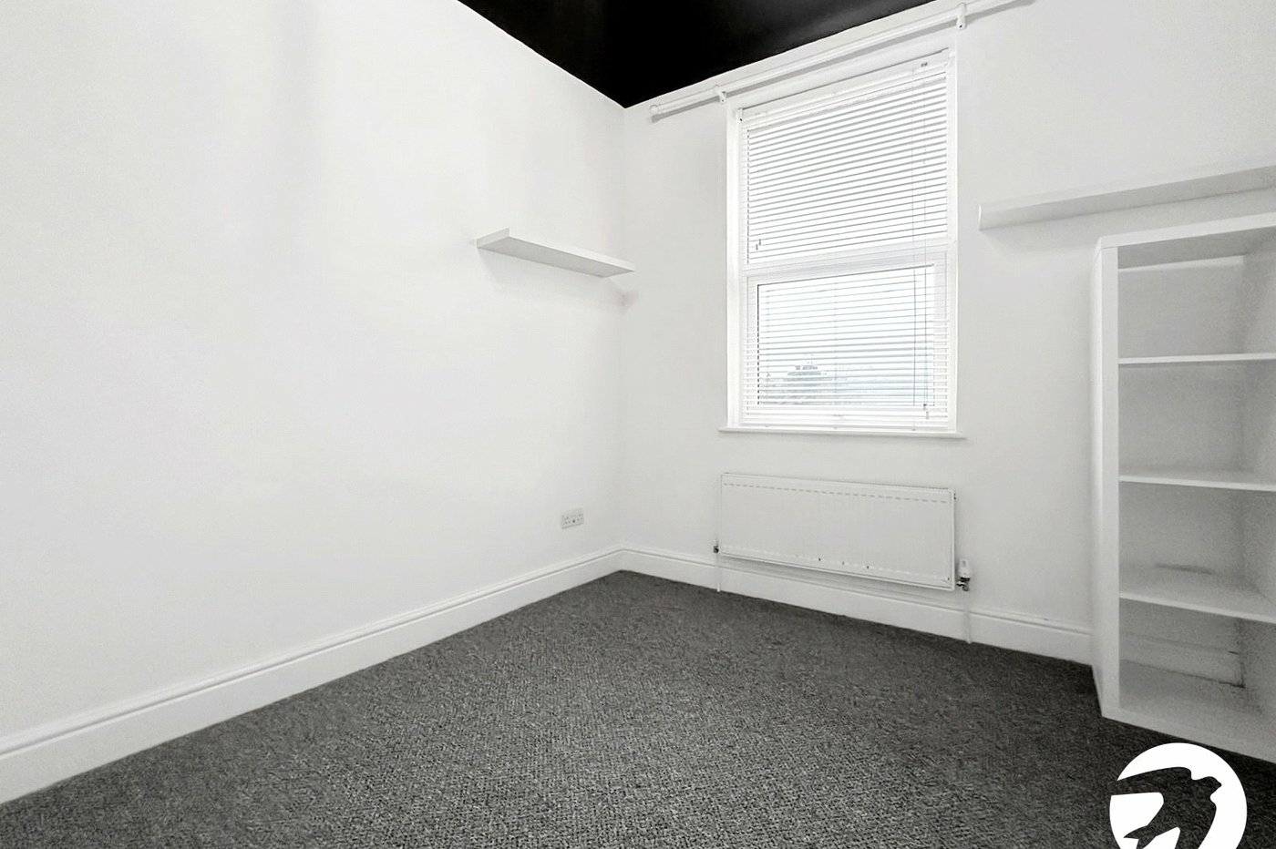 2 bedroom property to rent in London | 
