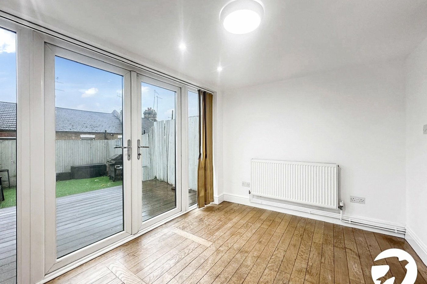 2 bedroom property to rent in London | 